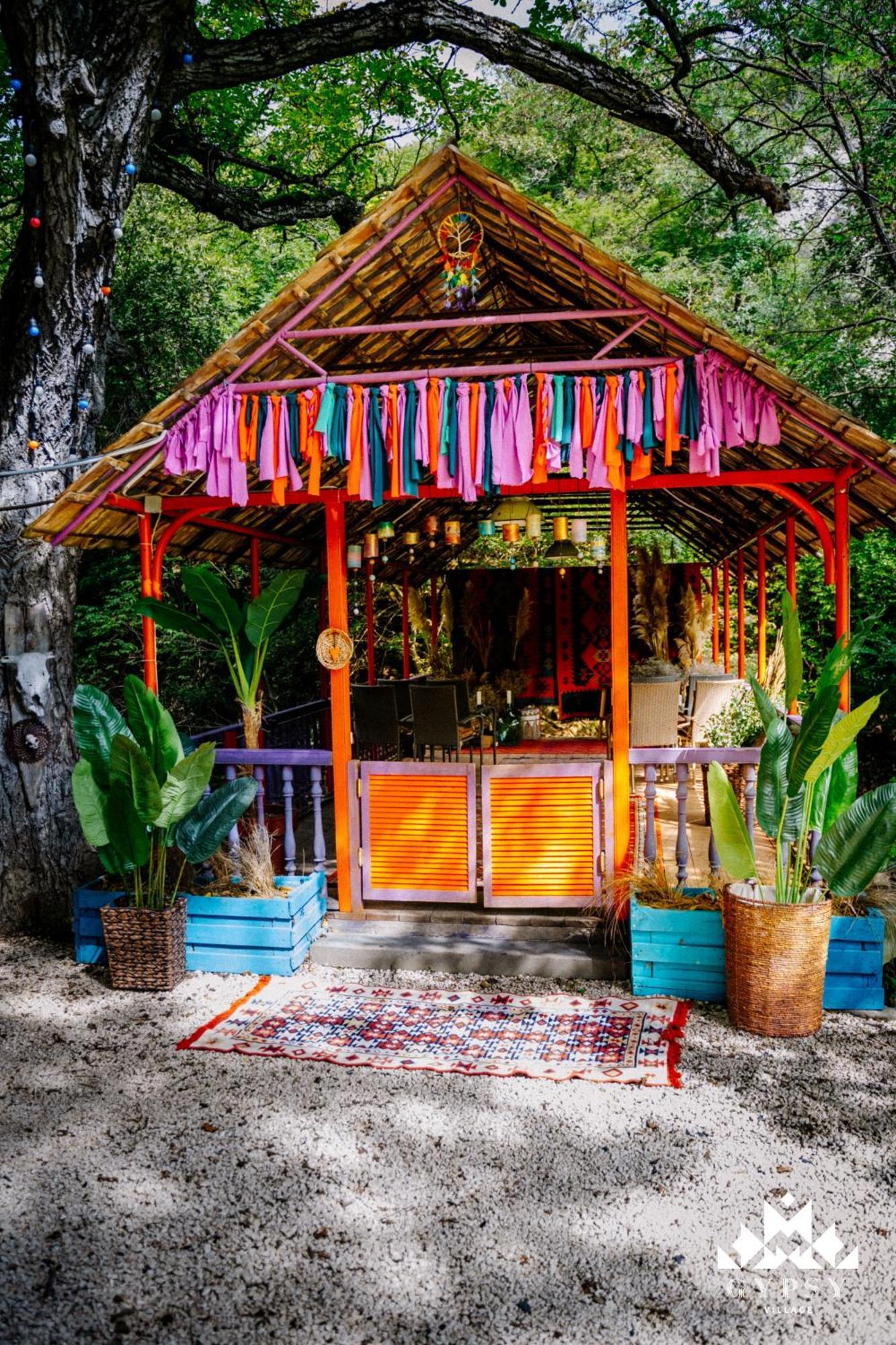 Asureti Gipsy Village Park Hotel מראה חיצוני תמונה