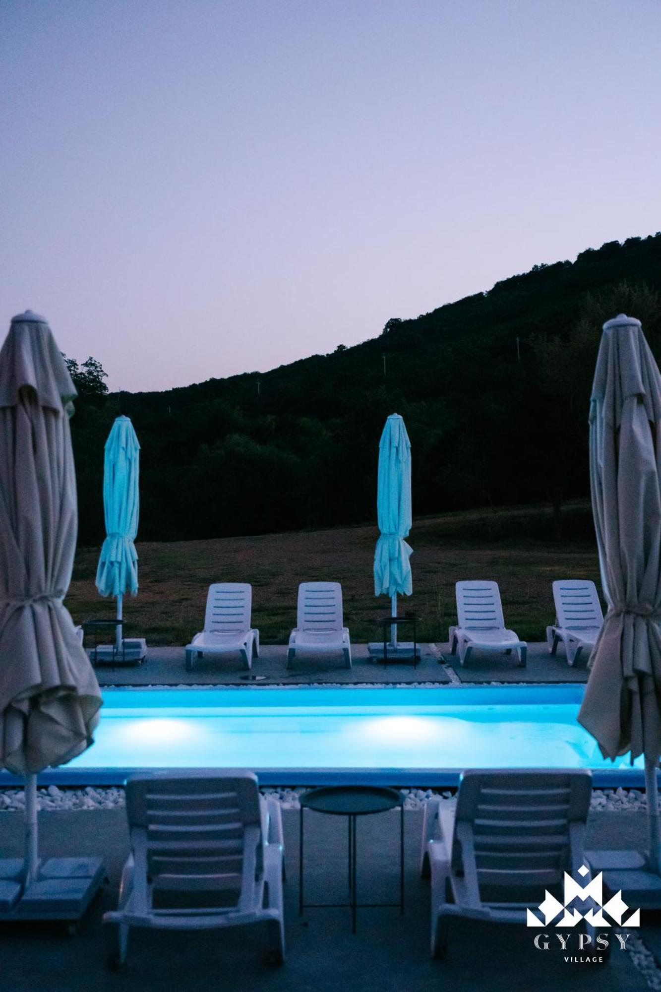 Asureti Gipsy Village Park Hotel מראה חיצוני תמונה