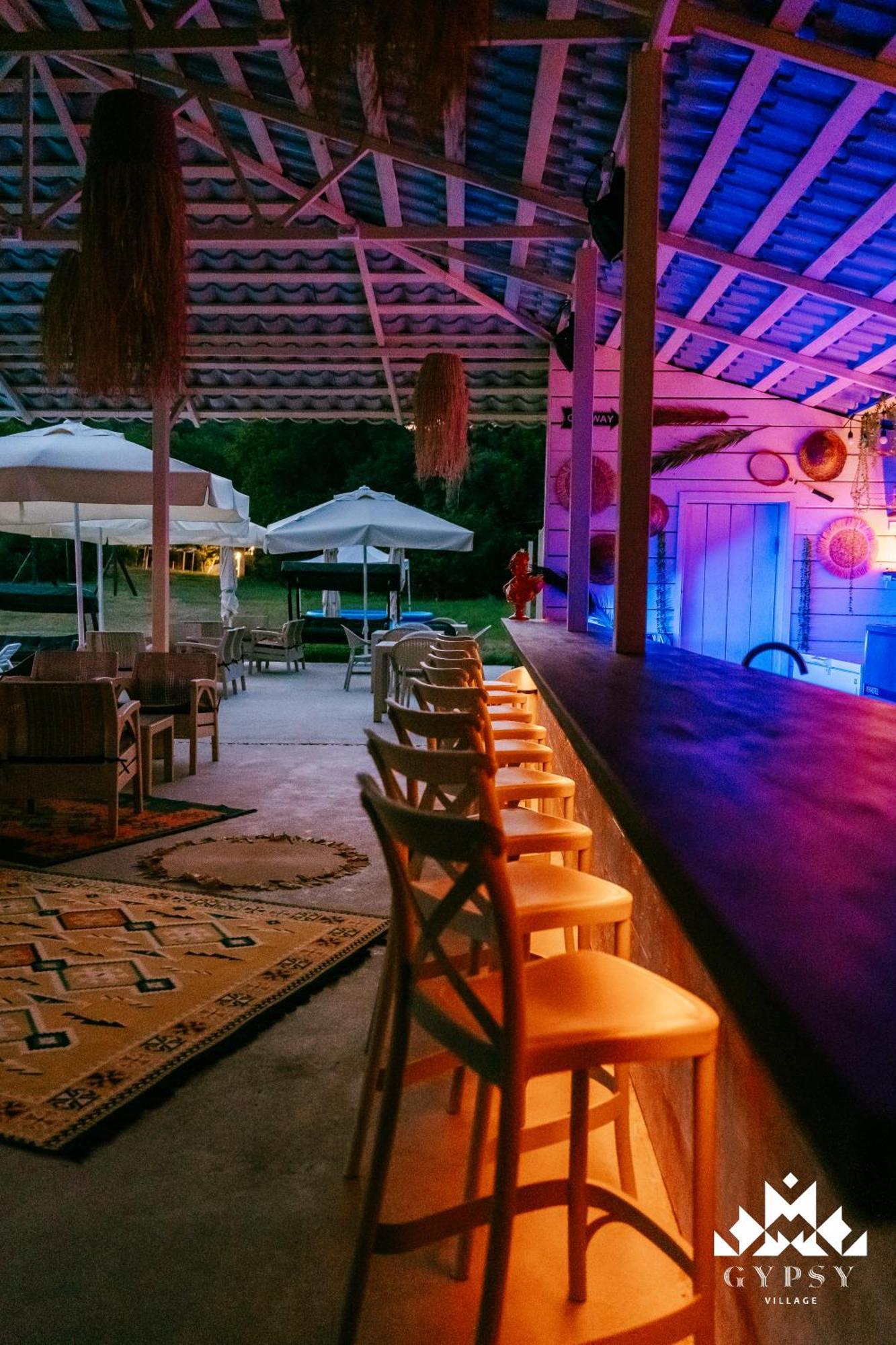 Asureti Gipsy Village Park Hotel מראה חיצוני תמונה